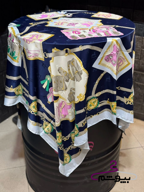 روسری ابریشم ژاکارد طرح قاب سرمه ای